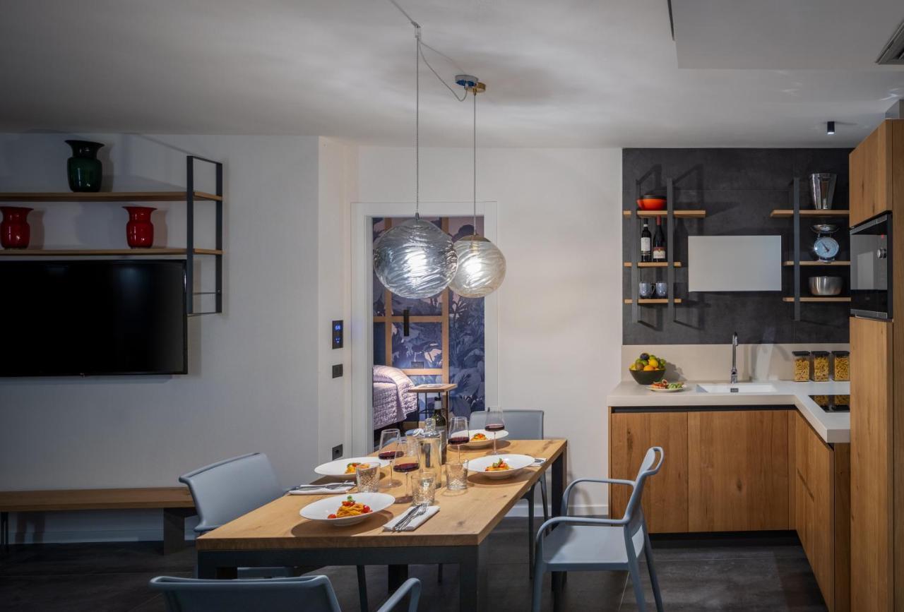 Aris Apartments & Sky Pool - Tonelli Hotels - Adult Friendly 리바 델 이탈리아 베로나 외부 사진