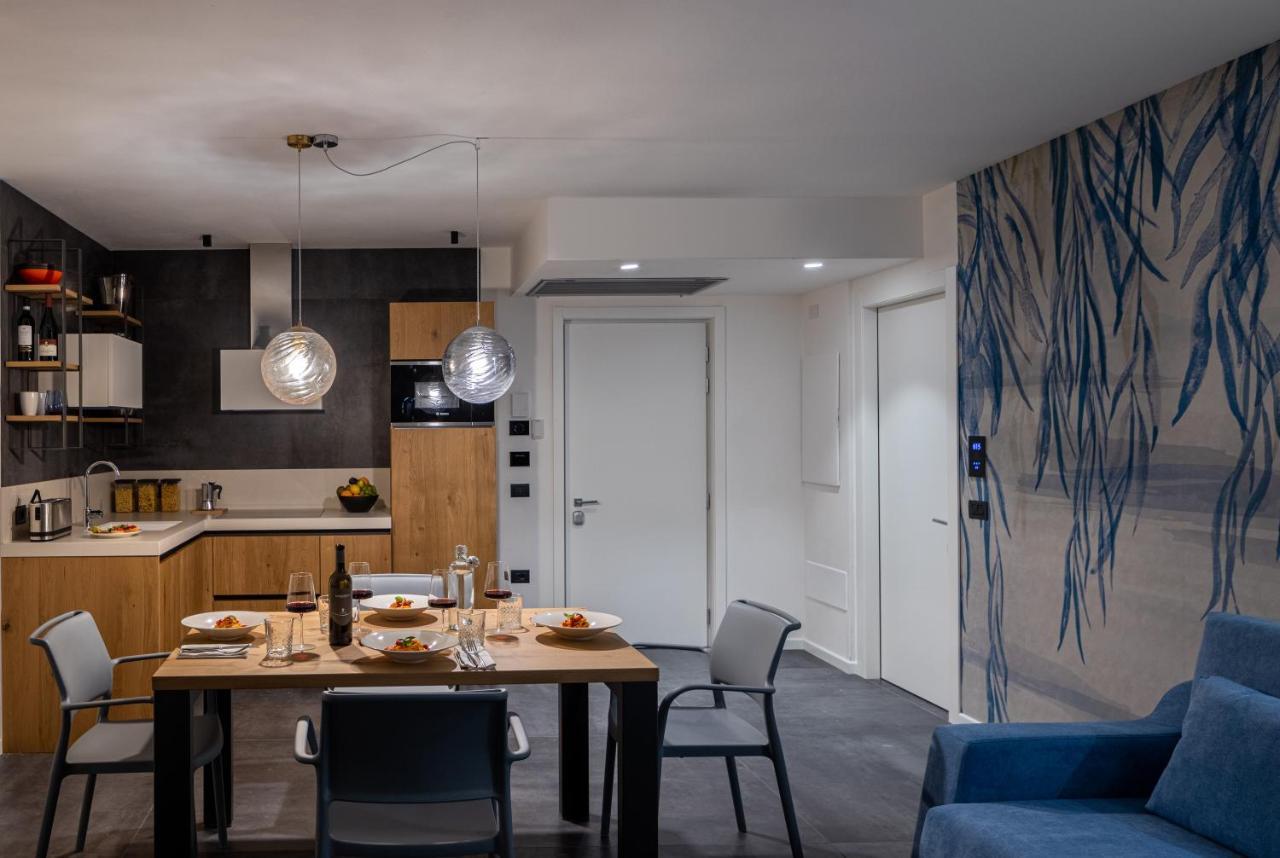 Aris Apartments & Sky Pool - Tonelli Hotels - Adult Friendly 리바 델 이탈리아 베로나 외부 사진