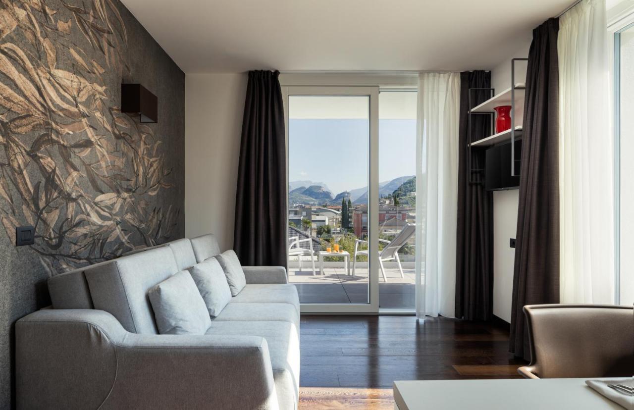 Aris Apartments & Sky Pool - Tonelli Hotels - Adult Friendly 리바 델 이탈리아 베로나 외부 사진