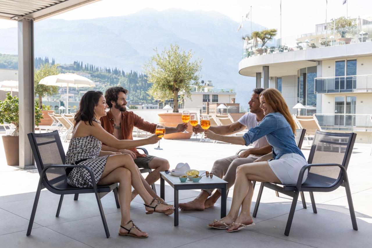 Aris Apartments & Sky Pool - Tonelli Hotels - Adult Friendly 리바 델 이탈리아 베로나 외부 사진