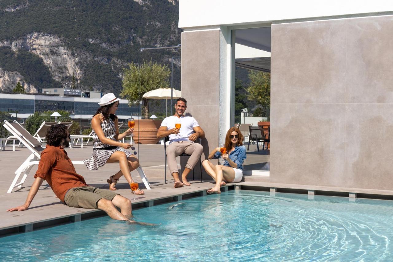 Aris Apartments & Sky Pool - Tonelli Hotels - Adult Friendly 리바 델 이탈리아 베로나 외부 사진